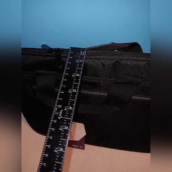 NWT Targus Slipskin TSS932-91 Carrying Case Sleeve with Handle - Picture 7 of 8